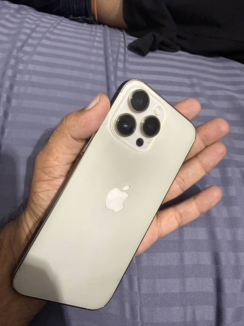 Apple iPhone 14 Pro Max 4
