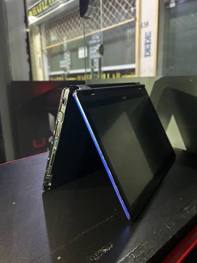 fujitsu lifebore 727 36gen 3.0 processor DDR4 built in 148mb graphics