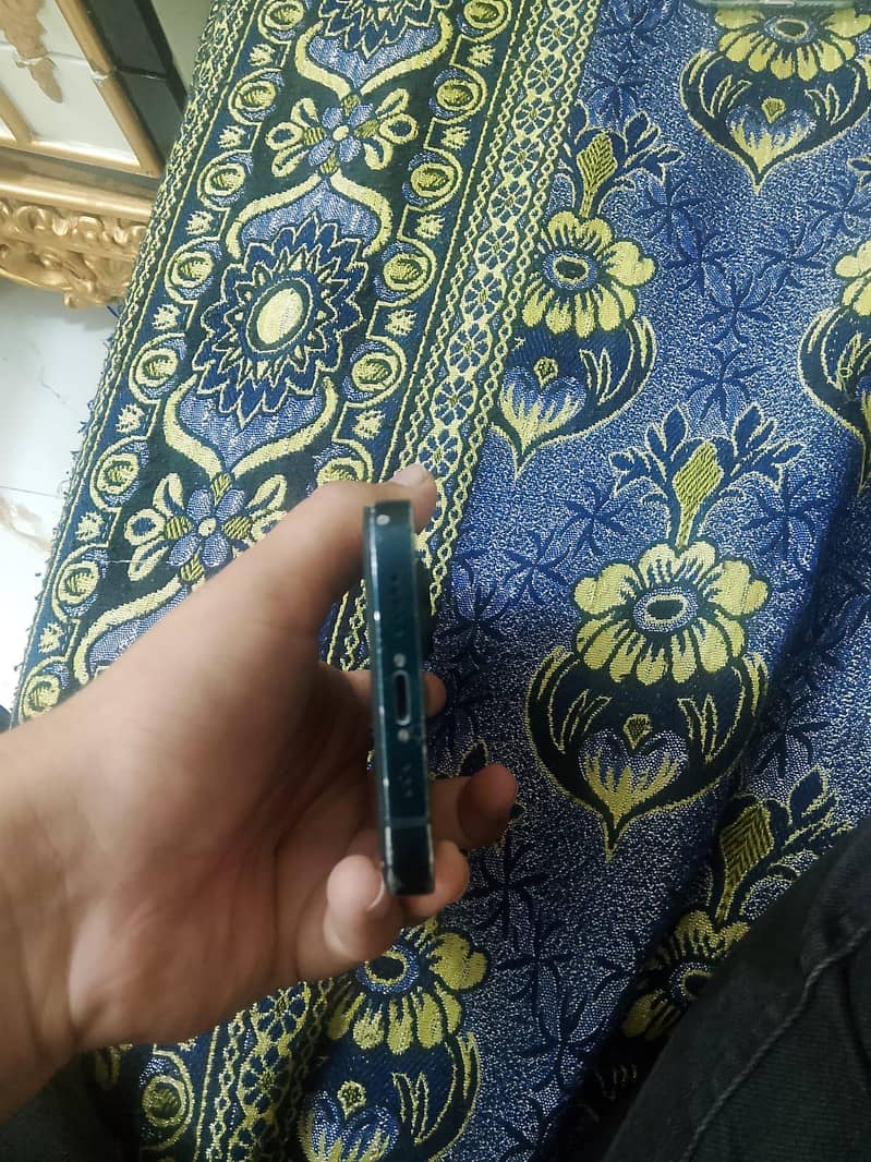 Apple iPhone 13 1