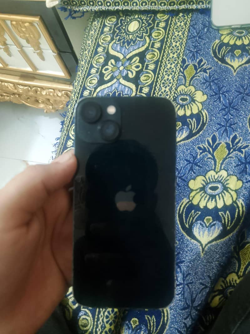 Apple iPhone 13 2