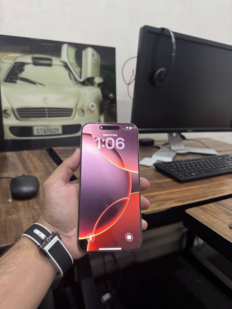 Apple iPhone 16 Pro Max 1