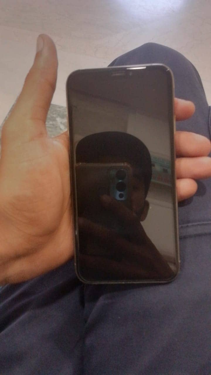 Apple iPhone XS 7