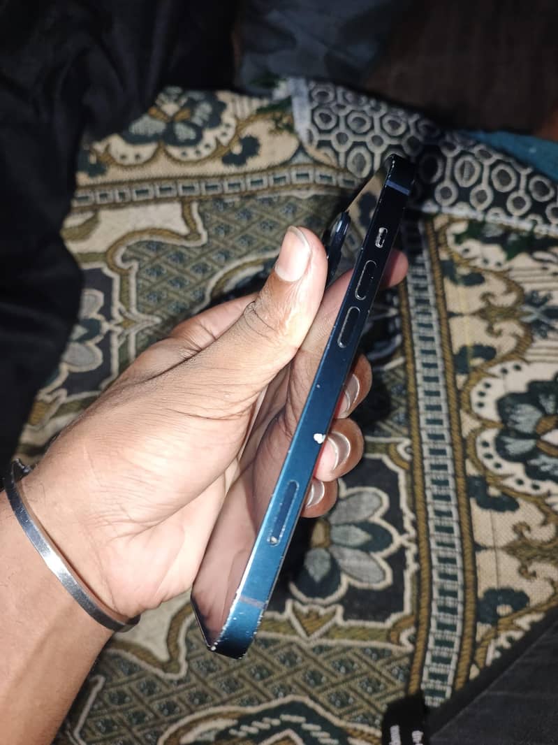 Apple iPhone 14 2