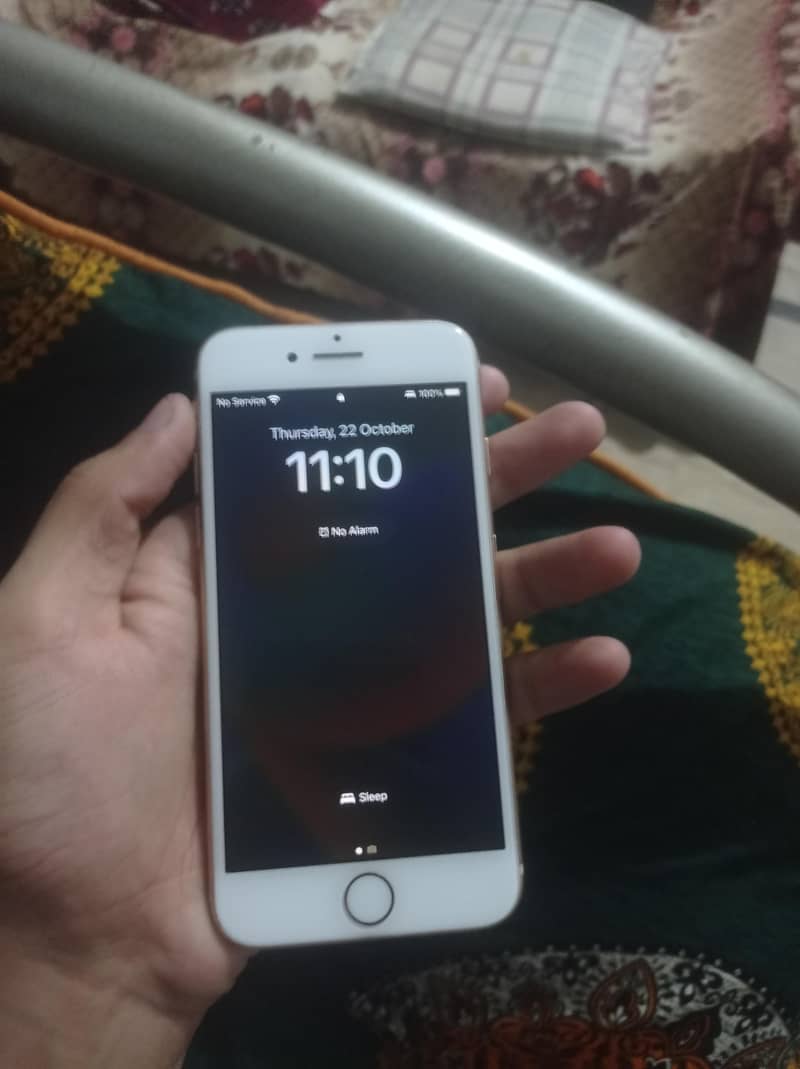Apple iPhone 8 3