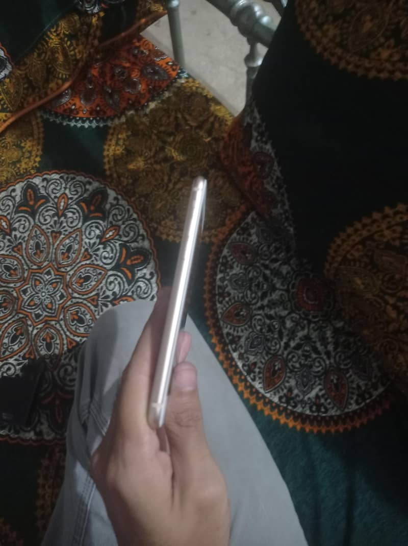 Apple iPhone 8 5