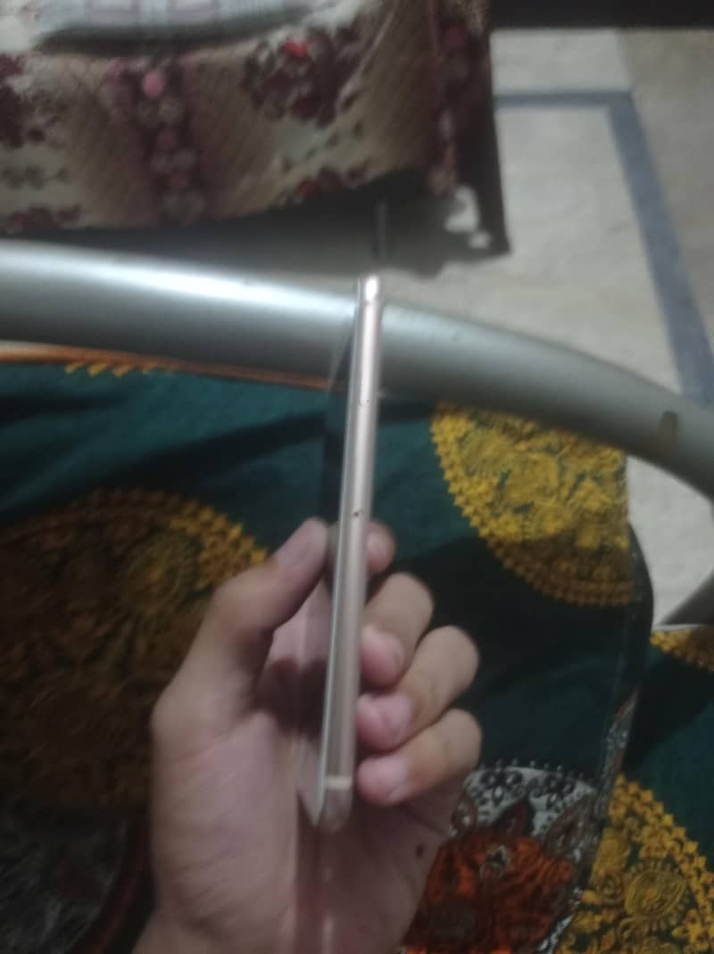 Apple iPhone 8 6