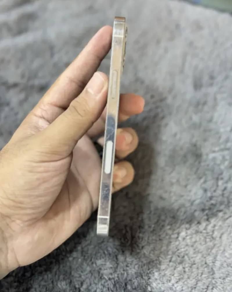 Apple iPhone 12 Pro 2