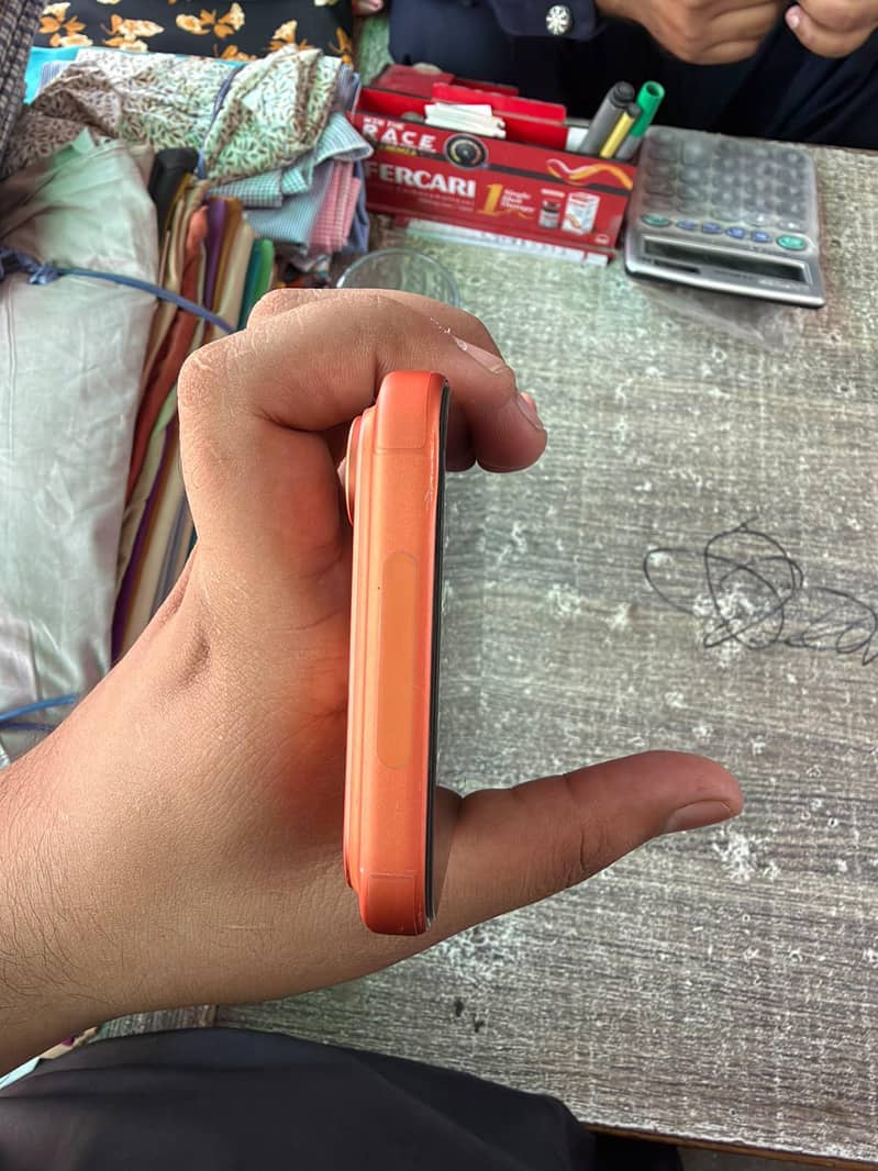 Apple iPhone 17 Pro Max 4