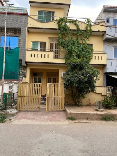 25x40 Triple Story House For Sale In G13/4