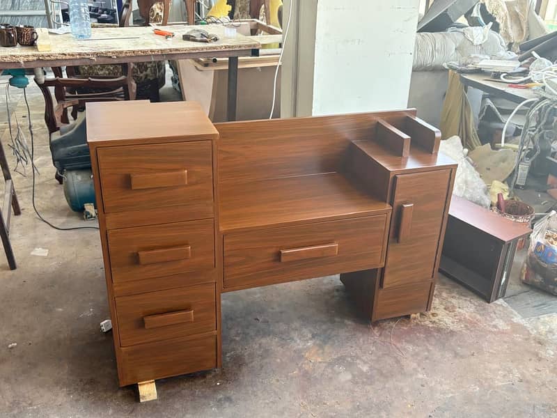 Dressing table with mirror 1