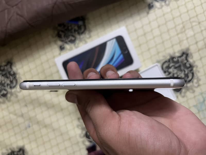 Apple iPhone SE 3