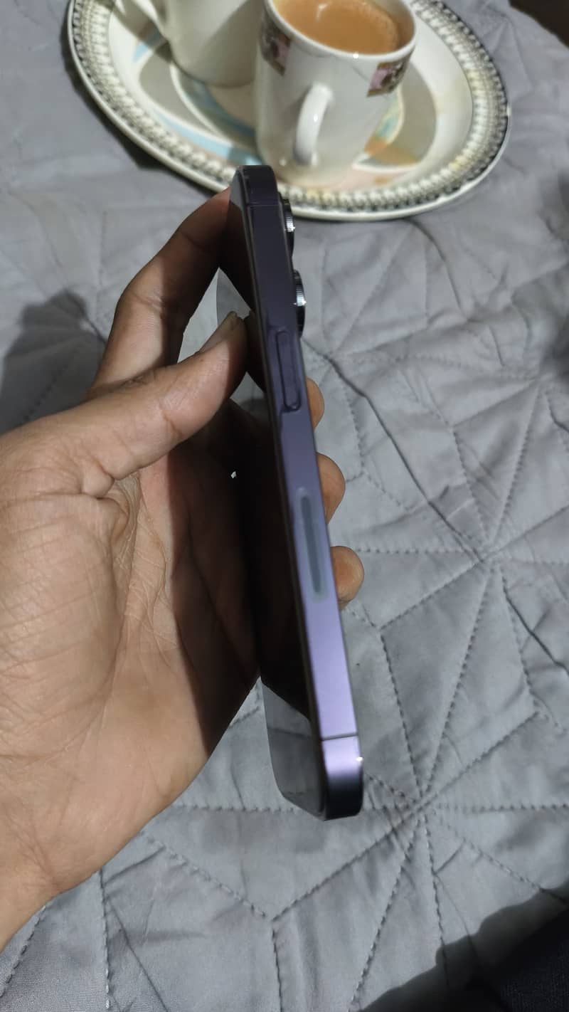 Apple iPhone 14 Pro 2
