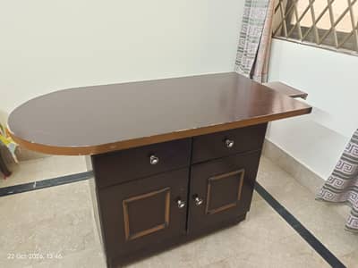 Iron Stand Big Size Godd Condition