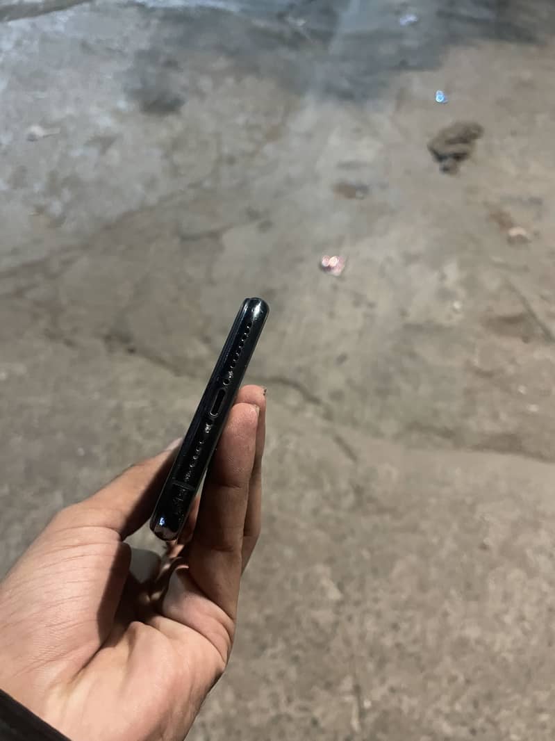 Apple iPhone 11 Pro Max 0