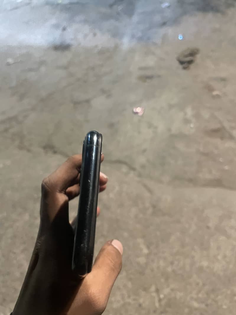 Apple iPhone 11 Pro Max 3
