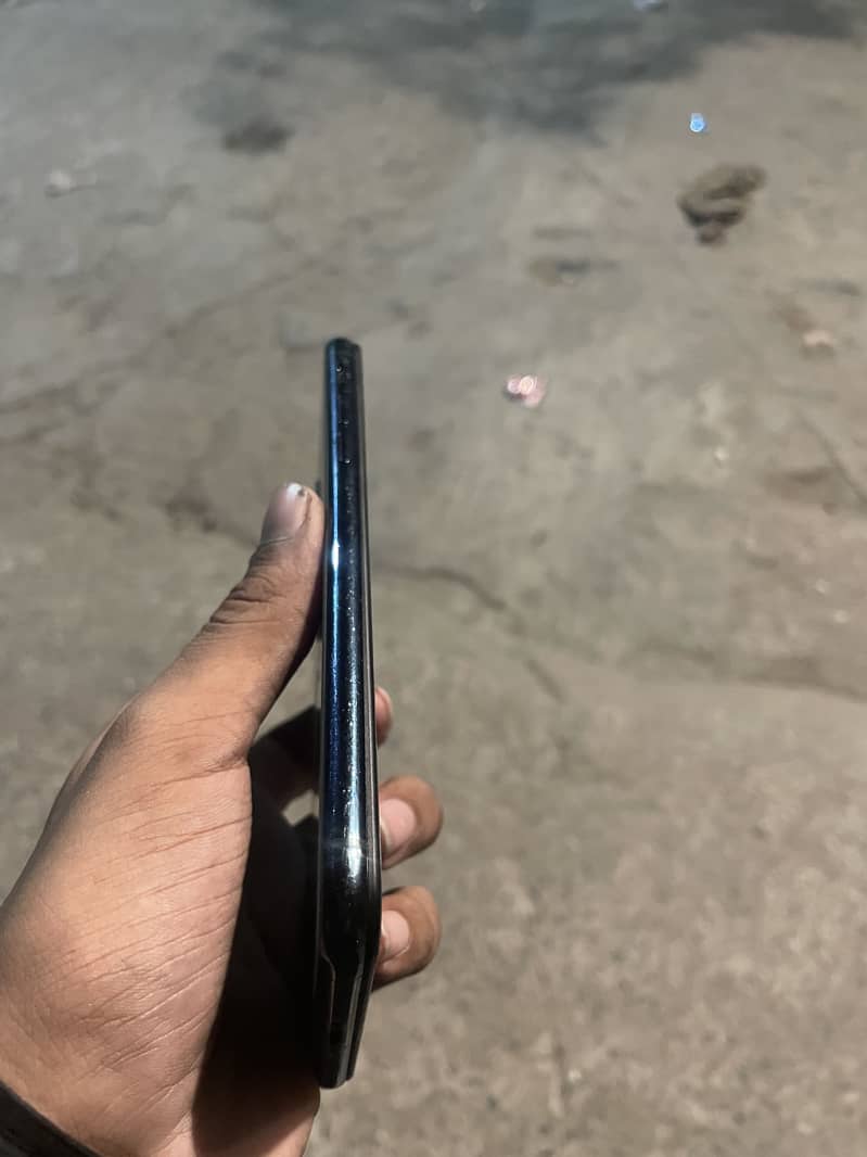 Apple iPhone 11 Pro Max 4