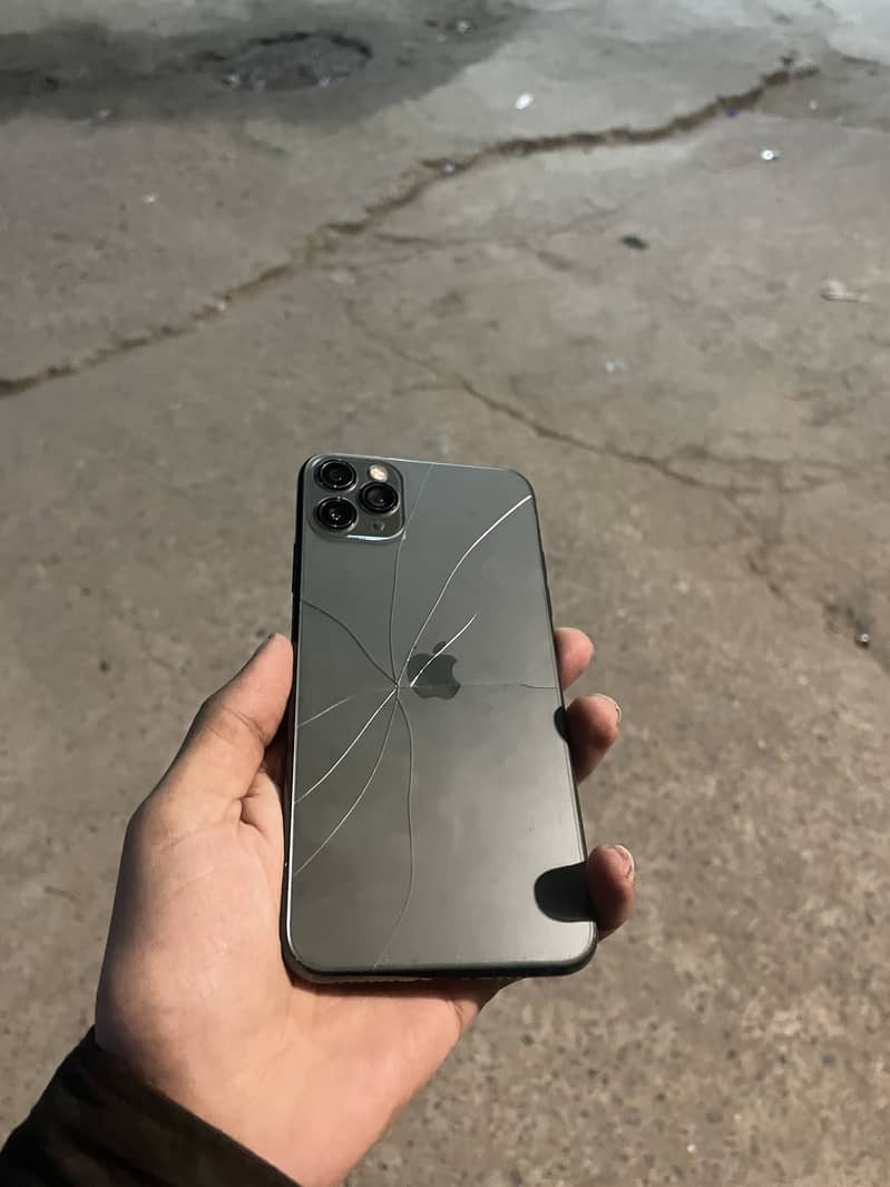 Apple iPhone 11 Pro Max 6