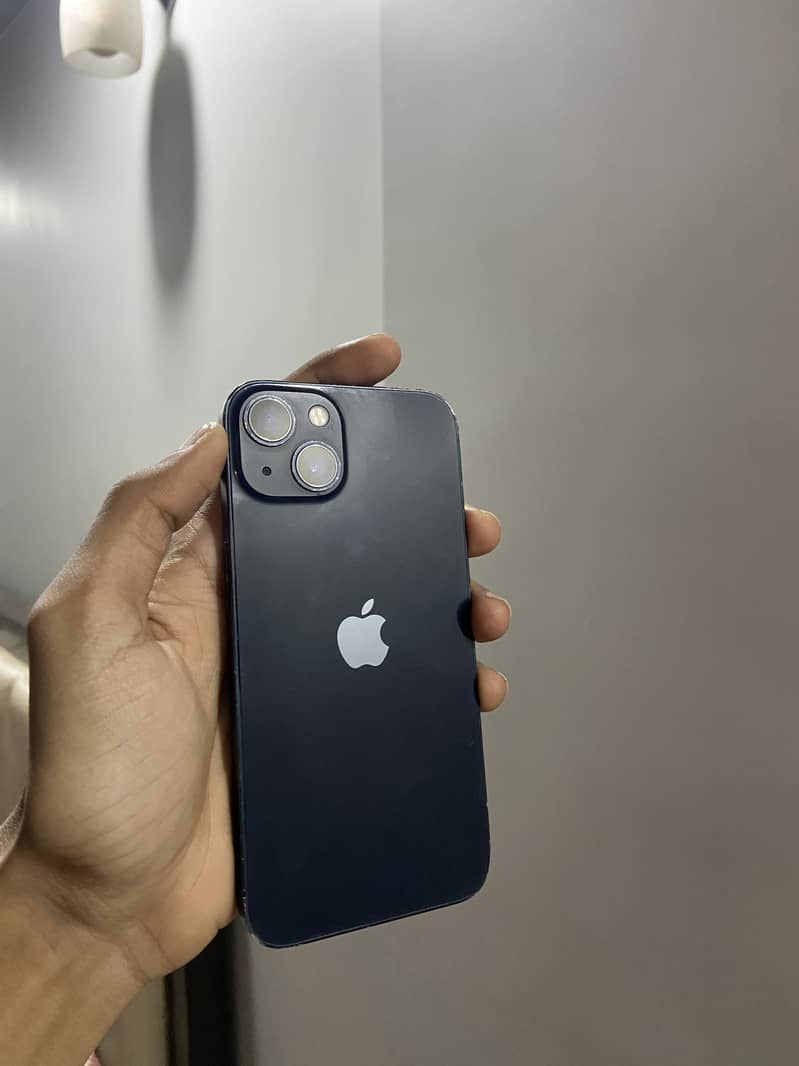 Apple iPhone 13 0