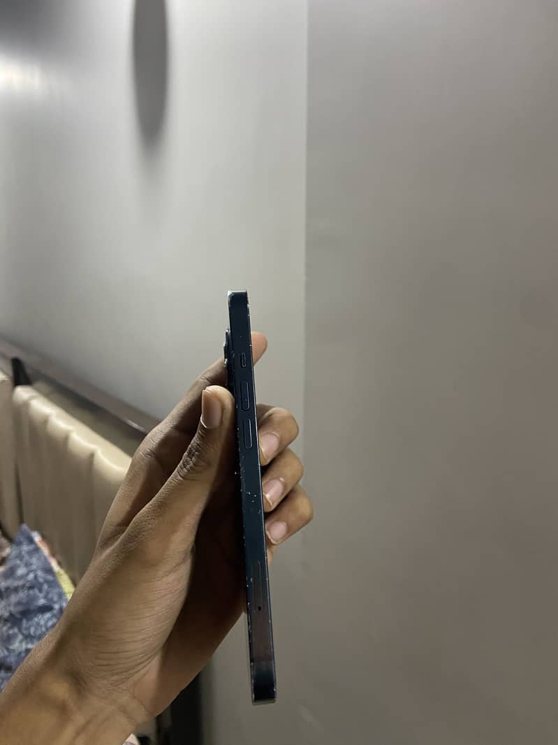Apple iPhone 13 1