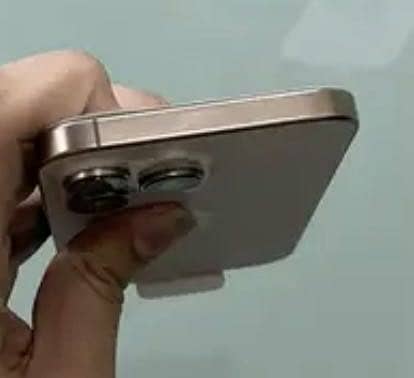 Apple iPhone 16 Pro Max 2