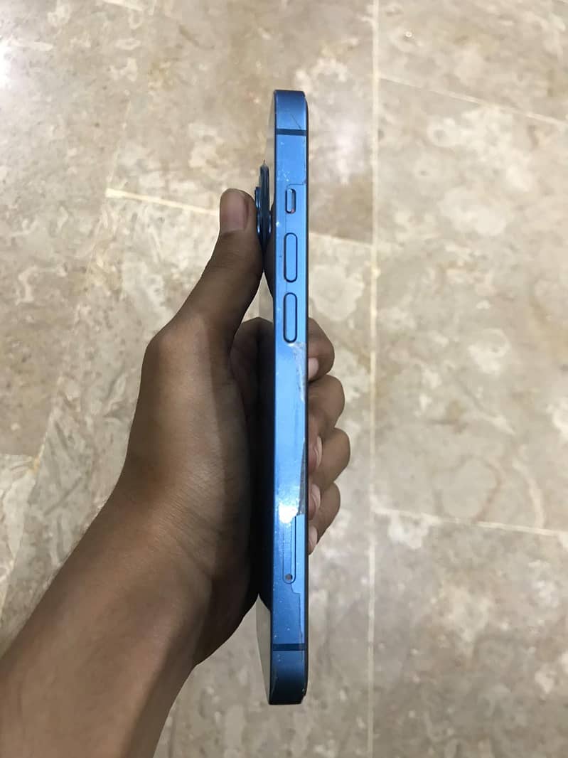 Apple iPhone 13 1