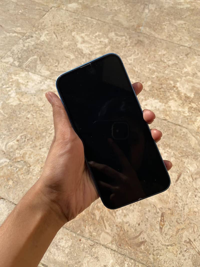 Apple iPhone 13 4
