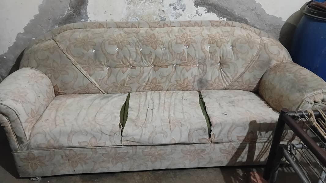 sofa 3 seater 0