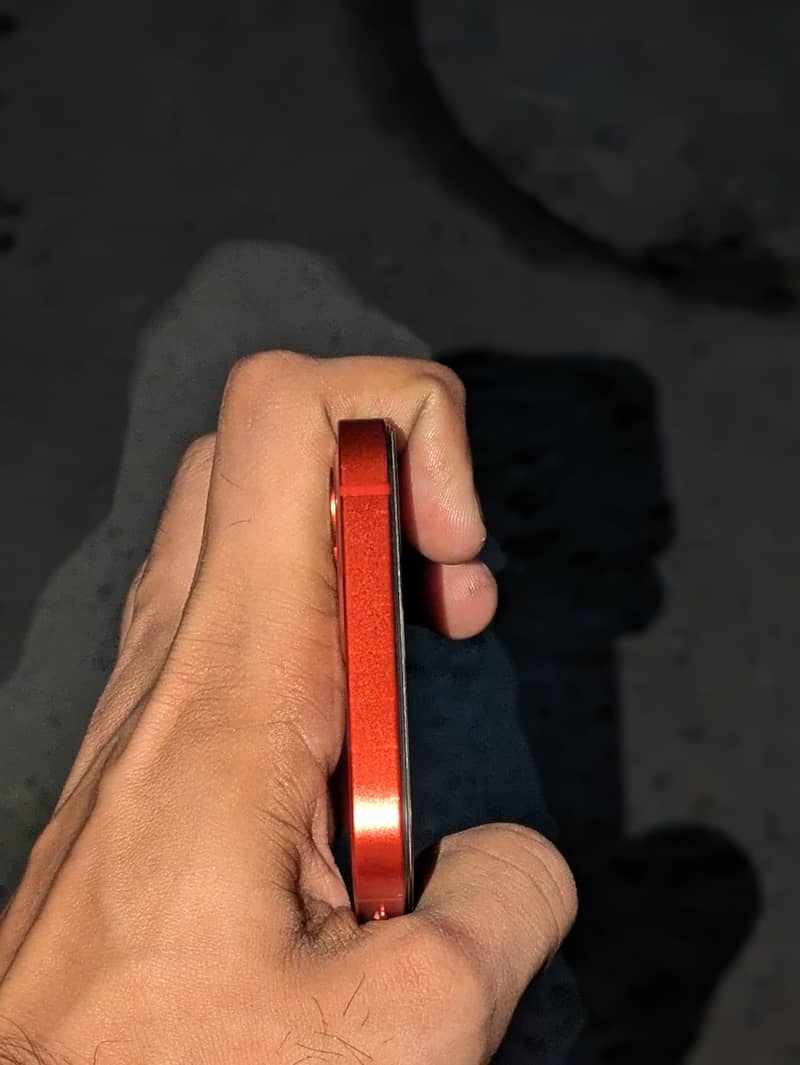 Apple iPhone 12 4