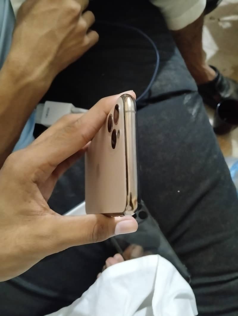Apple iPhone 11 Pro 0