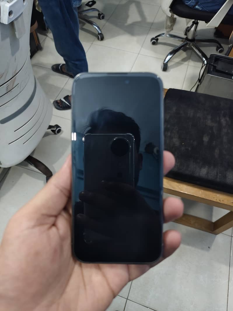 Apple iPhone 15 Pro 6