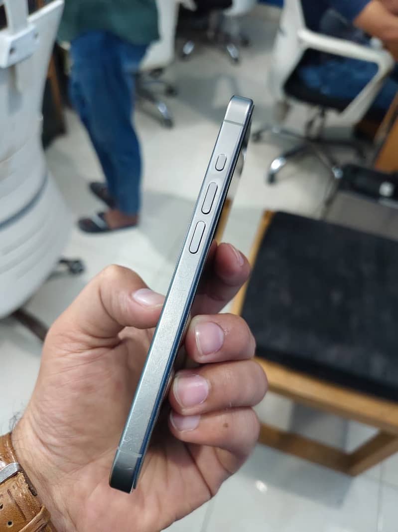 Apple iPhone 15 Pro 7