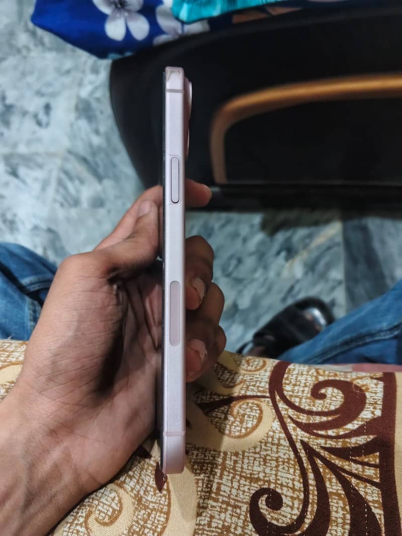 Apple iPhone 15 plus 2