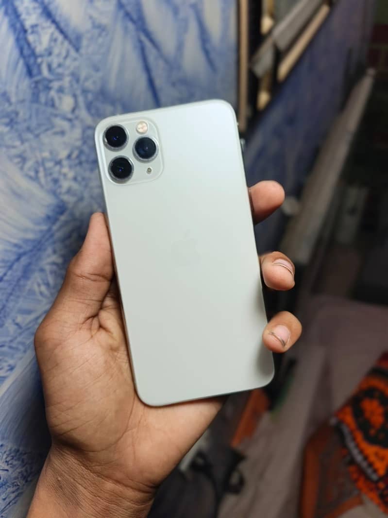 Apple iPhone 11 Pro 0