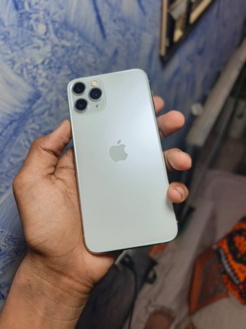 Apple iPhone 11 Pro 7