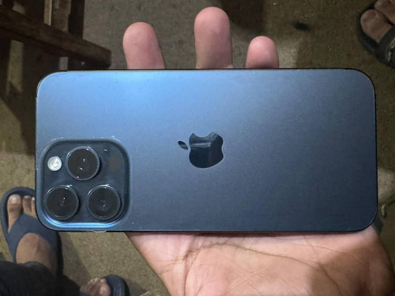 Apple iPhone 15 Pro Max 1
