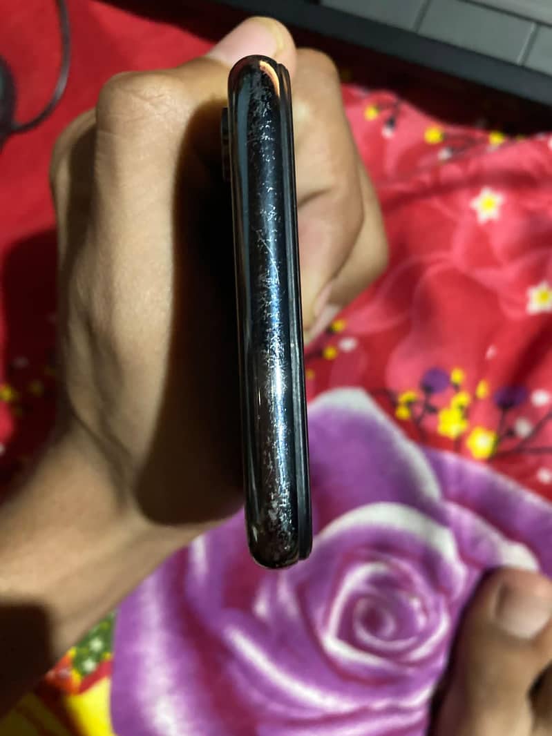 Apple iPhone X 3