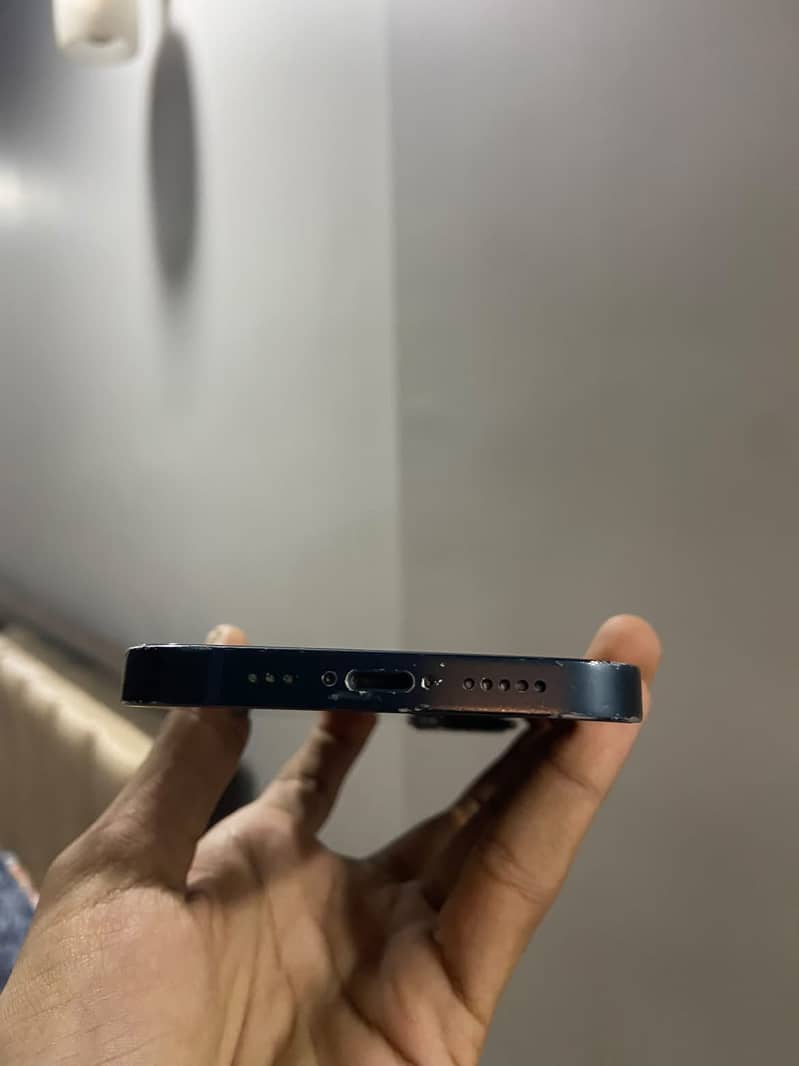 Apple iPhone 13 4