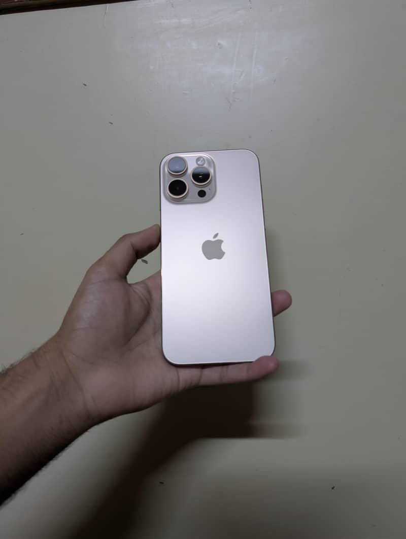 Apple iPhone 16 Pro Max 0