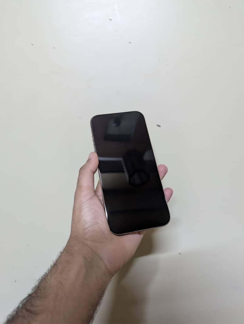 Apple iPhone 16 Pro Max 6