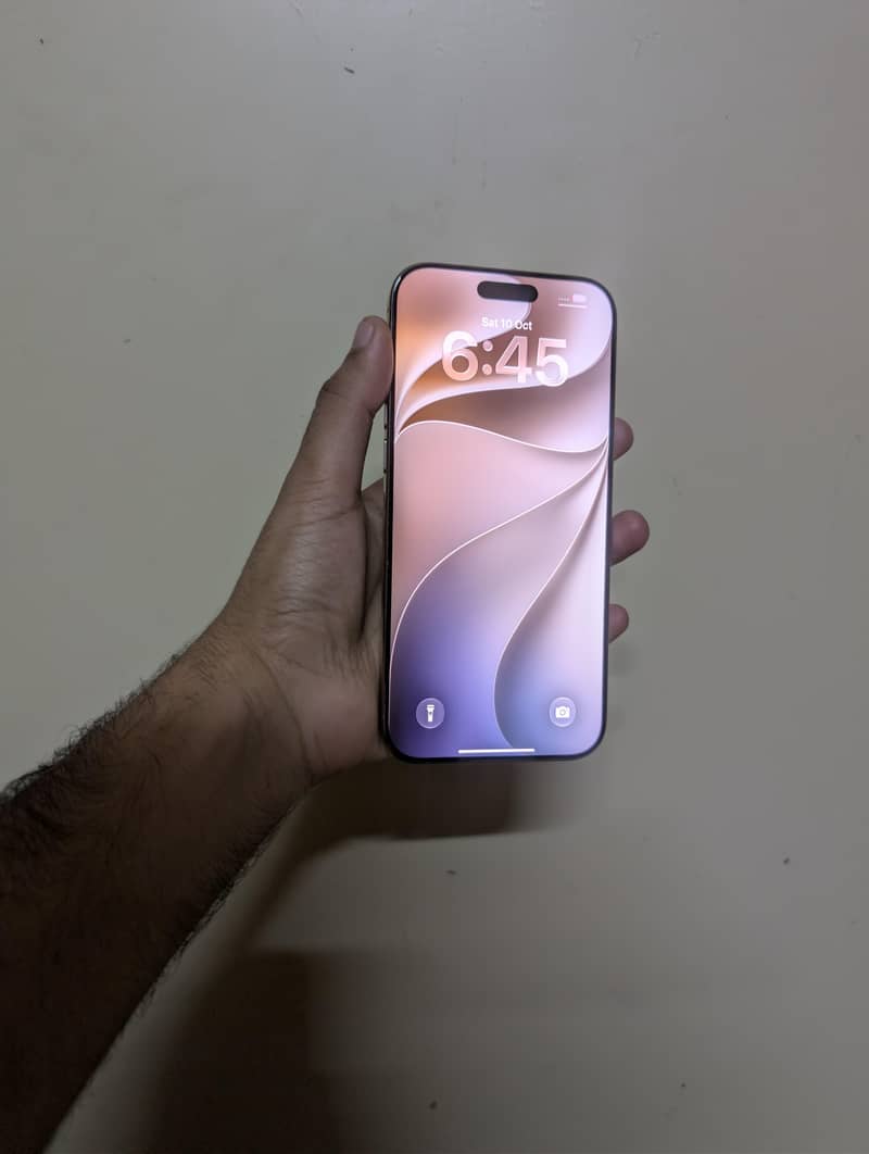 Apple iPhone 16 Pro Max 7