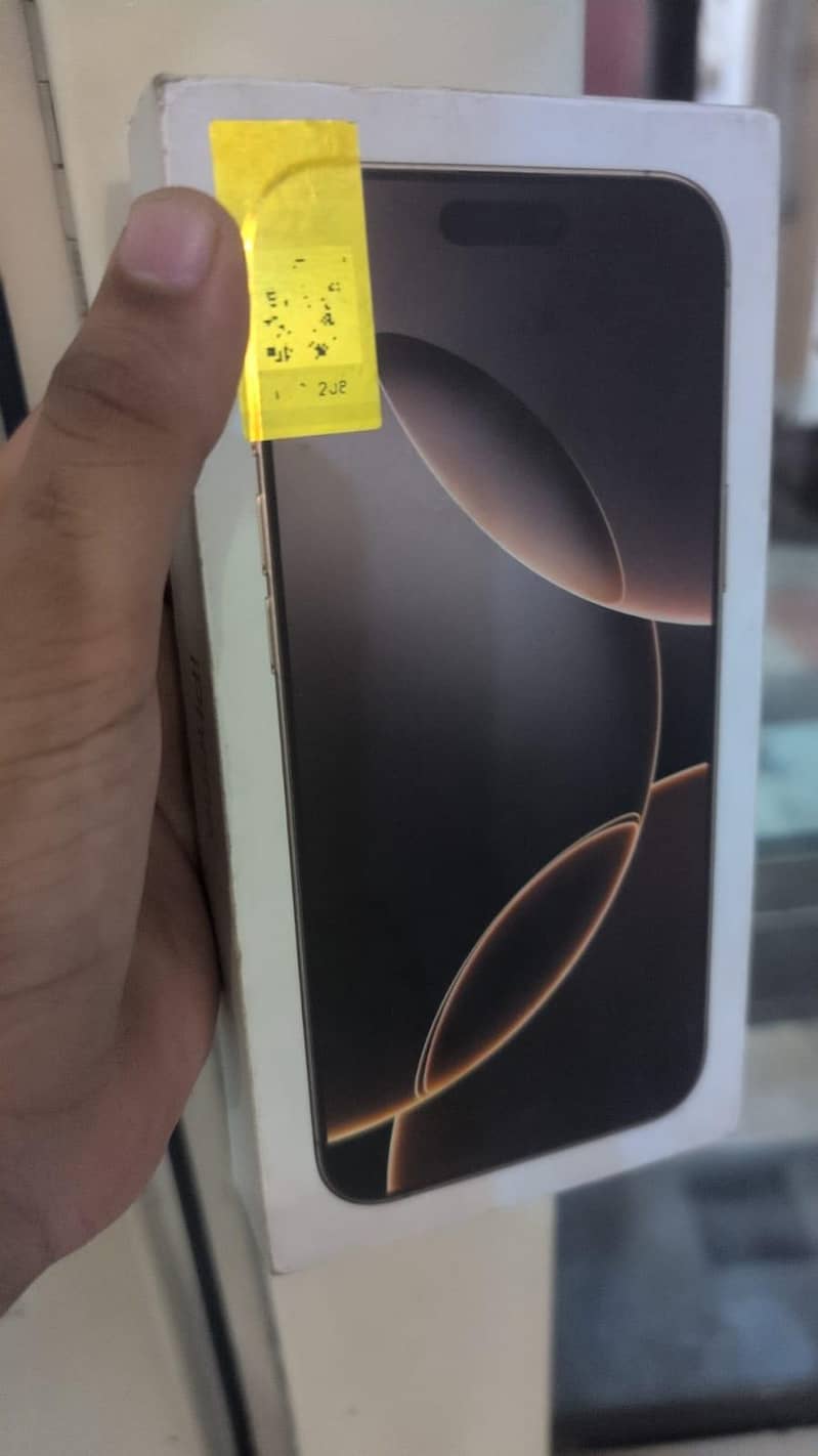 Apple iPhone 16 Pro Max 8