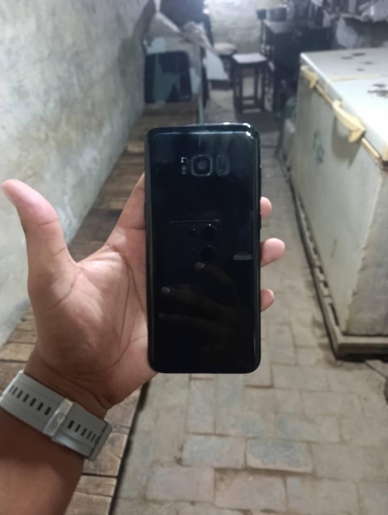 Samsung Mobile S8 Plus 1
