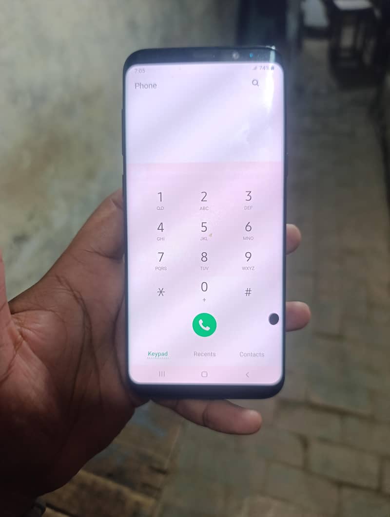 Samsung Mobile S8 Plus 3