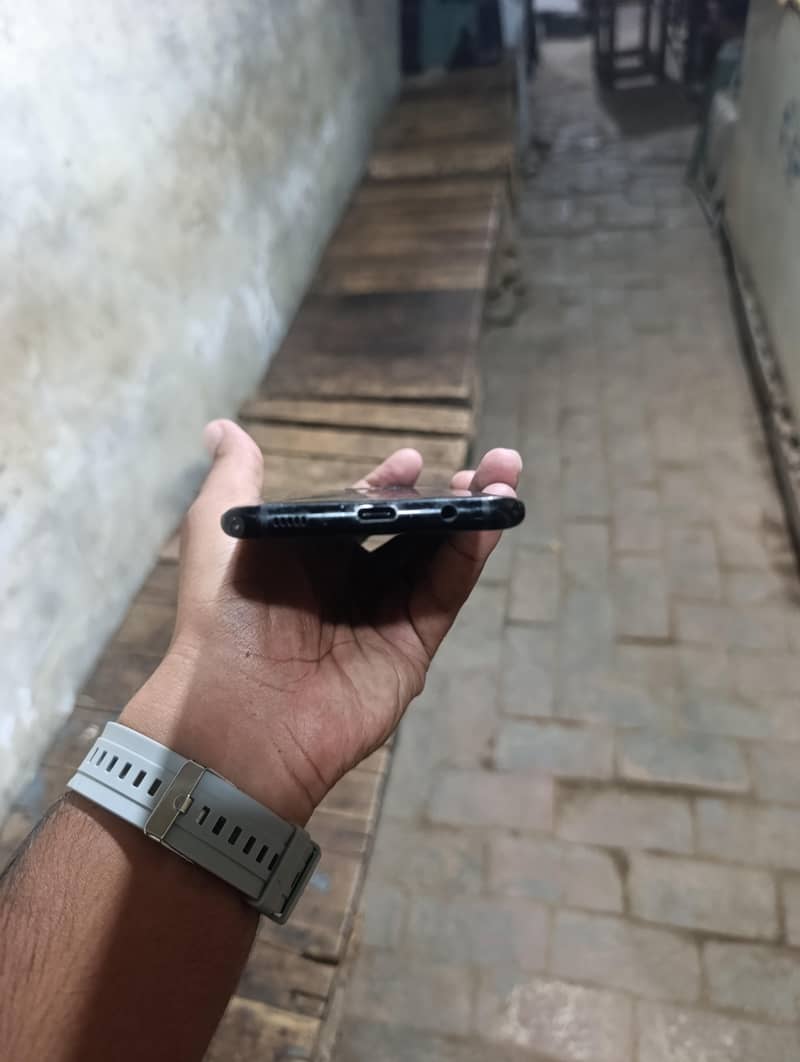 Samsung Mobile S8 Plus 5