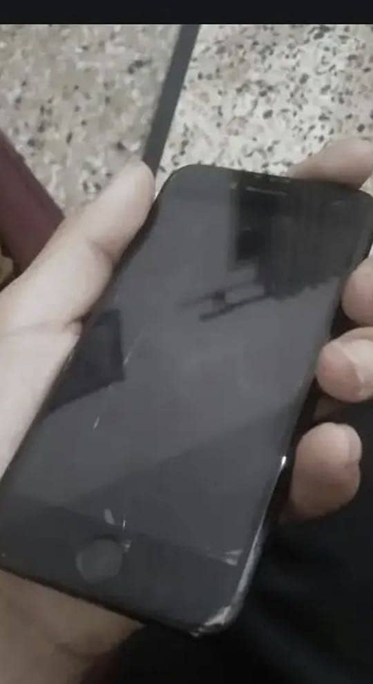 Apple iPhone 7 1
