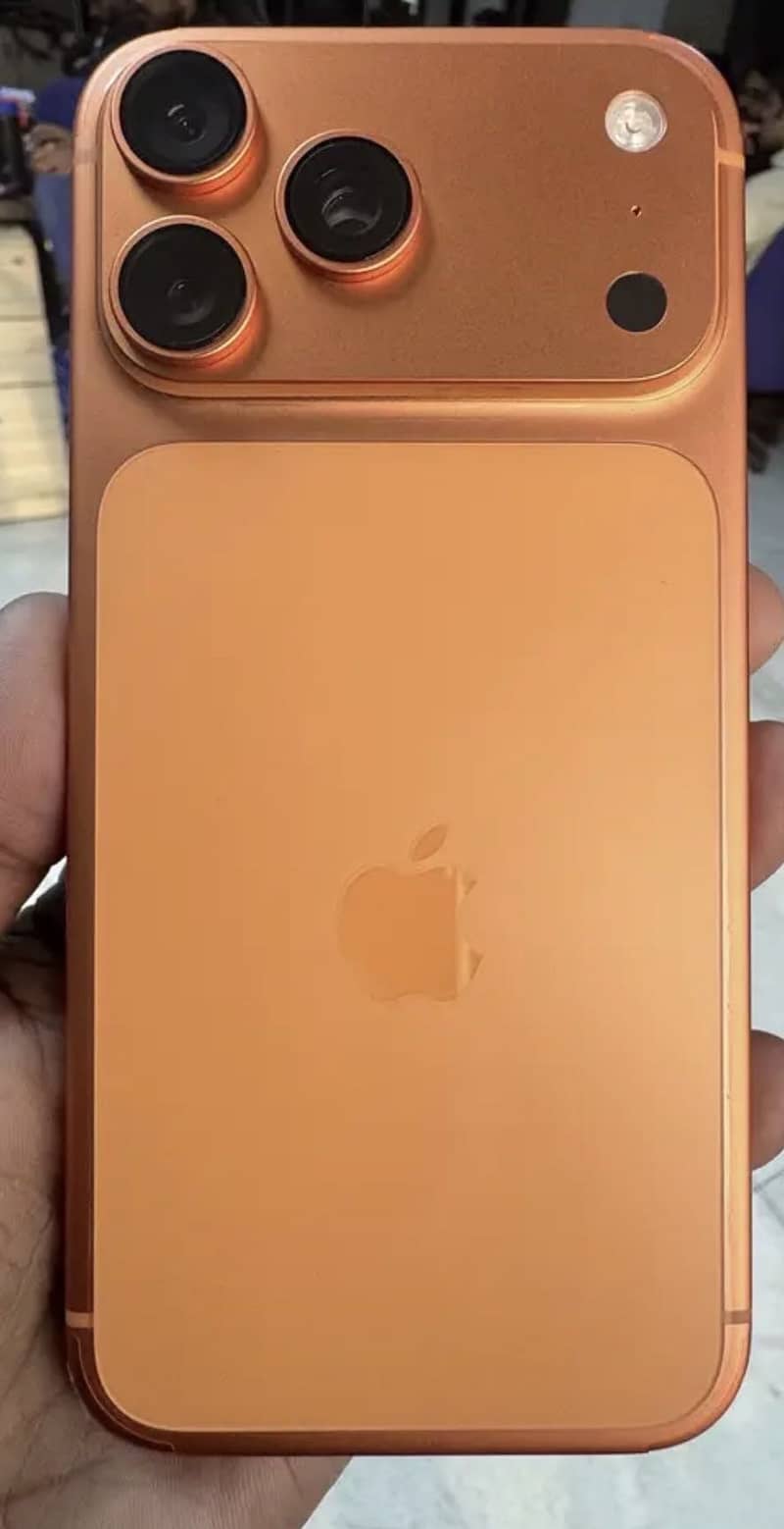 Apple iPhone 17 Pro Max 4