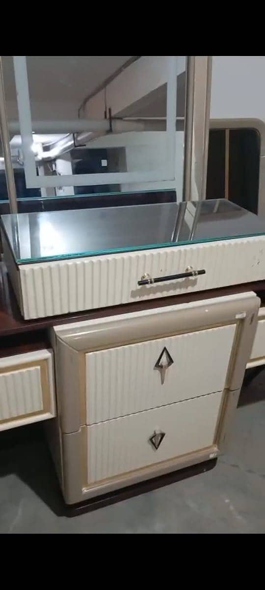THREE BEDROOM SET 10