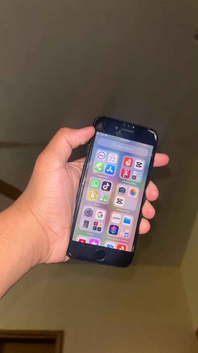 Apple iPhone 7 1