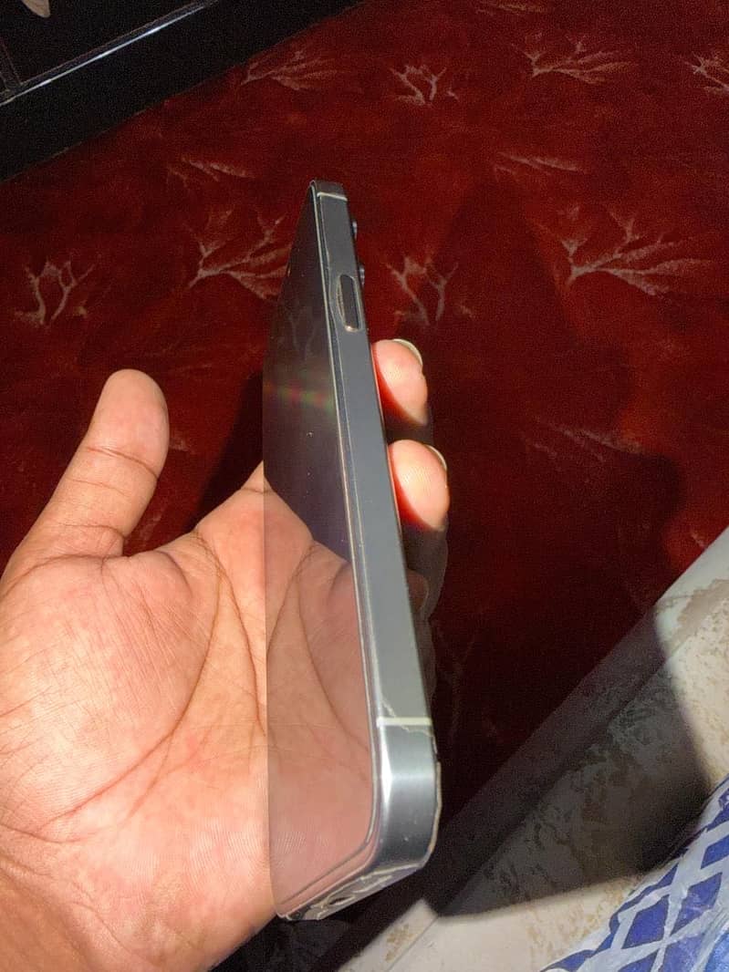 Apple iPhone 15 Pro Max 2