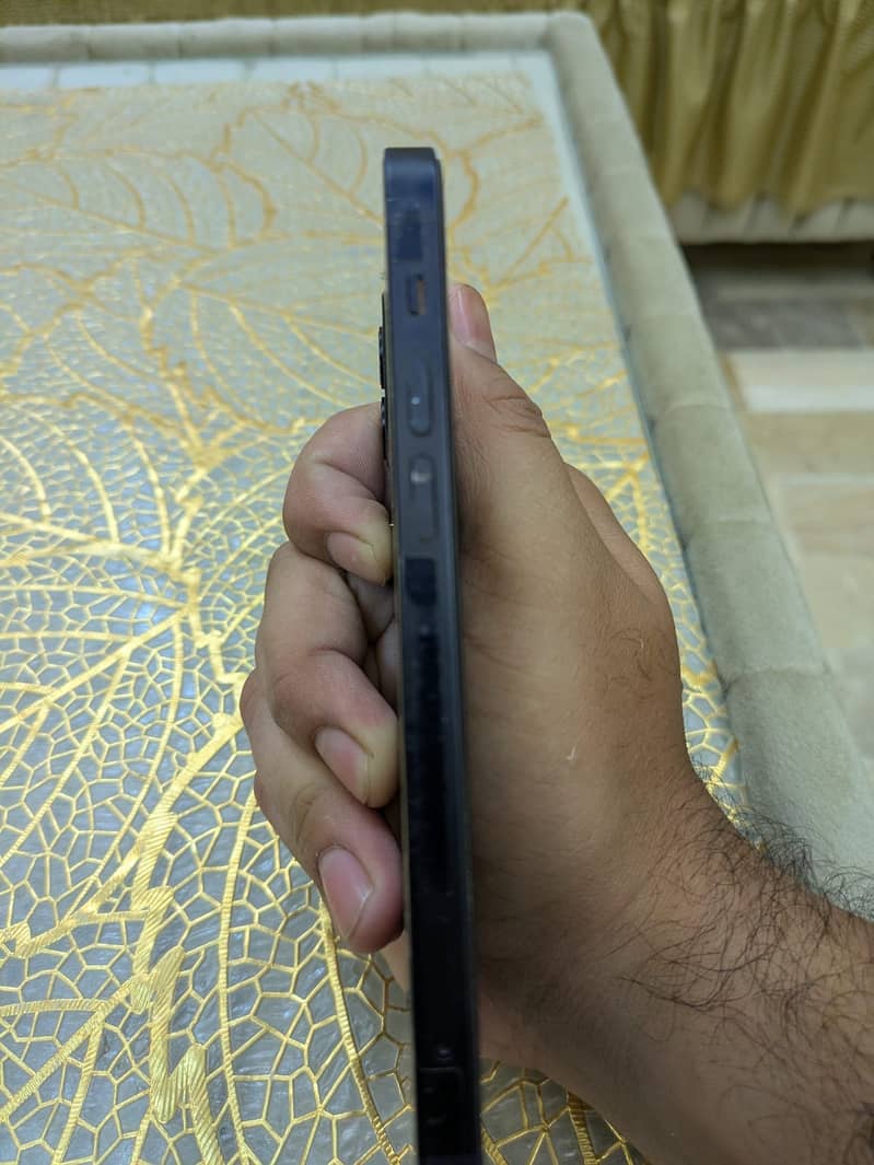Apple iPhone 12 2